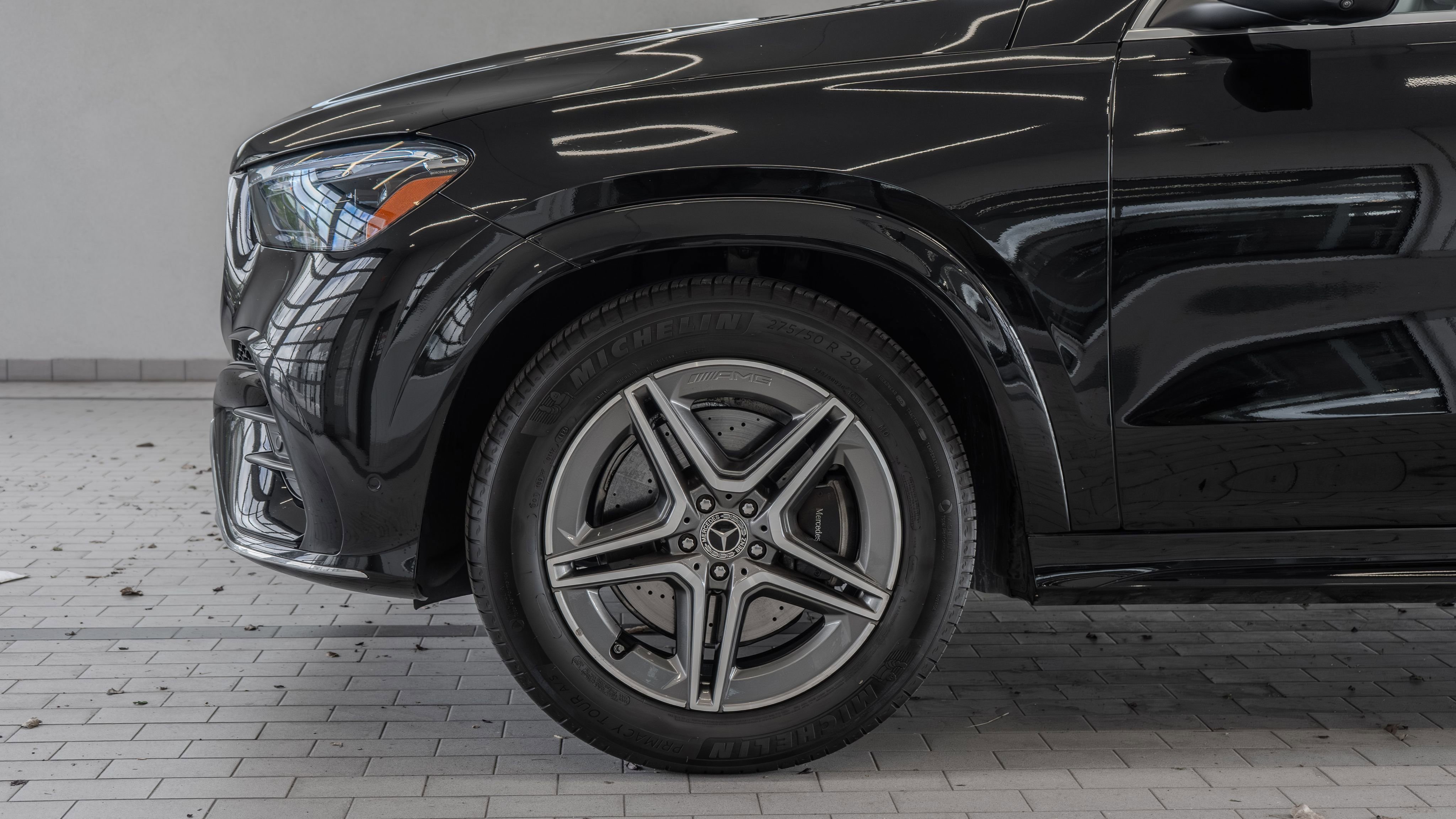 Certified 2025 Mercedes-Benz GLE 450 4MATIC image 4
