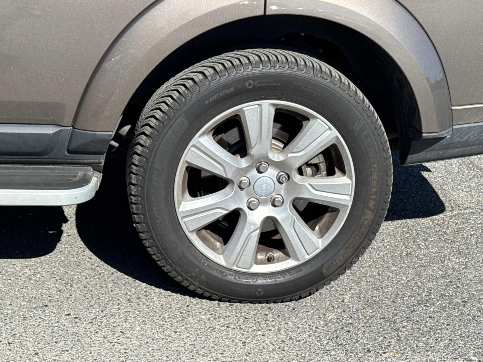 Used 2016 Land Rover LR4 HSE image 3