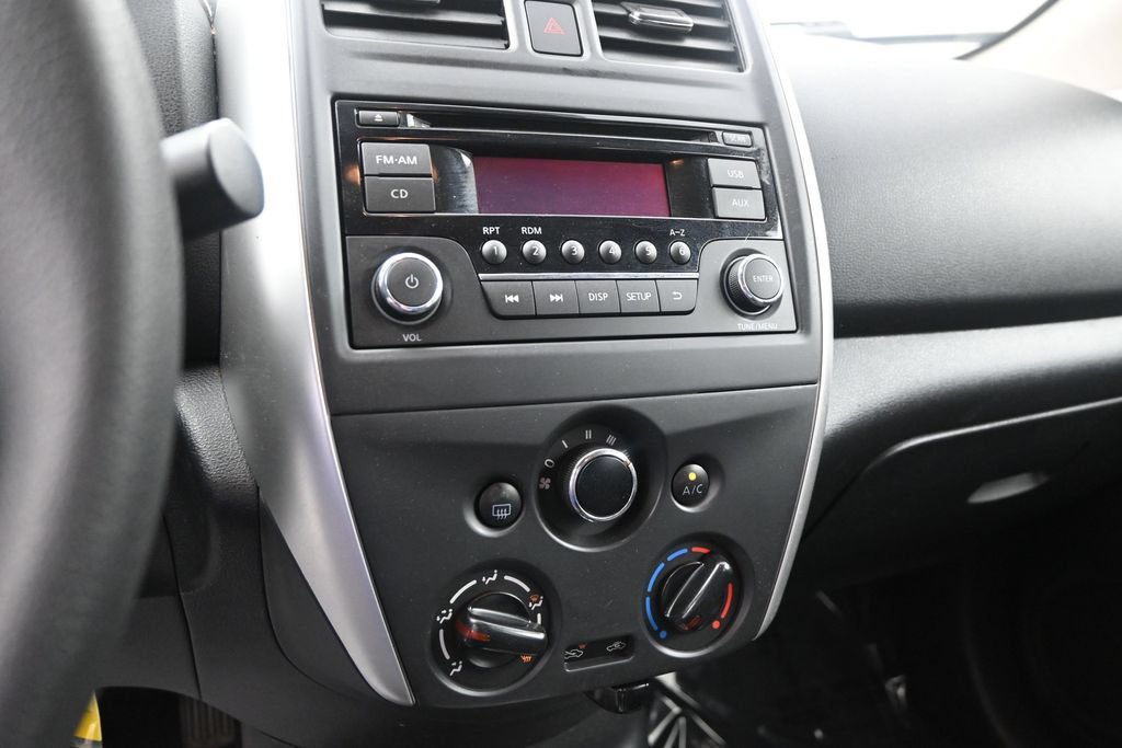 Used 2015 Nissan Versa SV FWD image 21