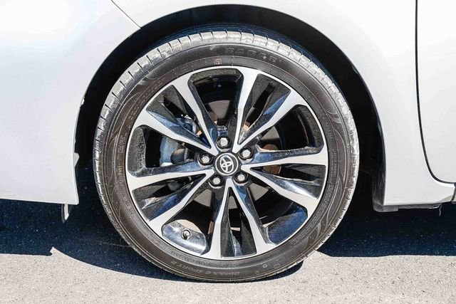 Used 2017 Toyota Corolla SE w/ SE Premium Package image 11