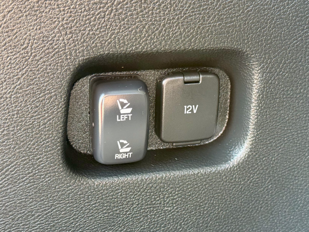 Used 2024 Ford Edge Titanium AWD/4WD image 18