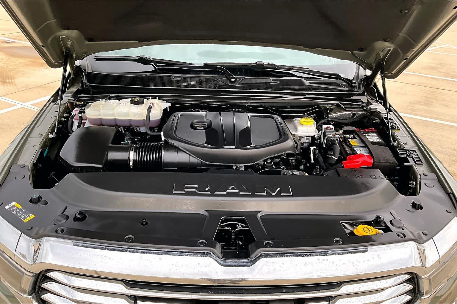 Used 2026 RAM 1500 Laramie AWD/4WD image 32