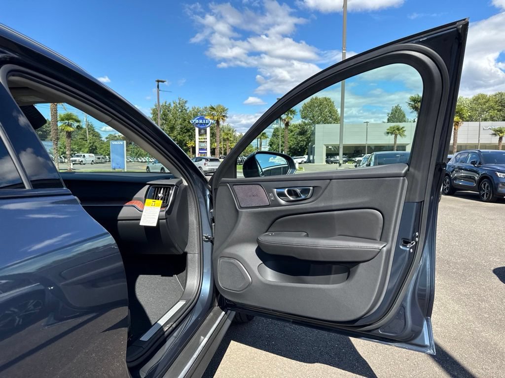 New 2026 Volvo V60 B5 Cross Country Plus w/ Climate Package AWD/4WD image 19