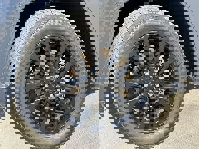 Used 2018 Jeep Grand Cherokee Altitude image 9