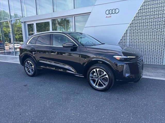 Certified 2025 Audi Q5 Premium Plus w/ Premium Plus AWD/4WD image 2