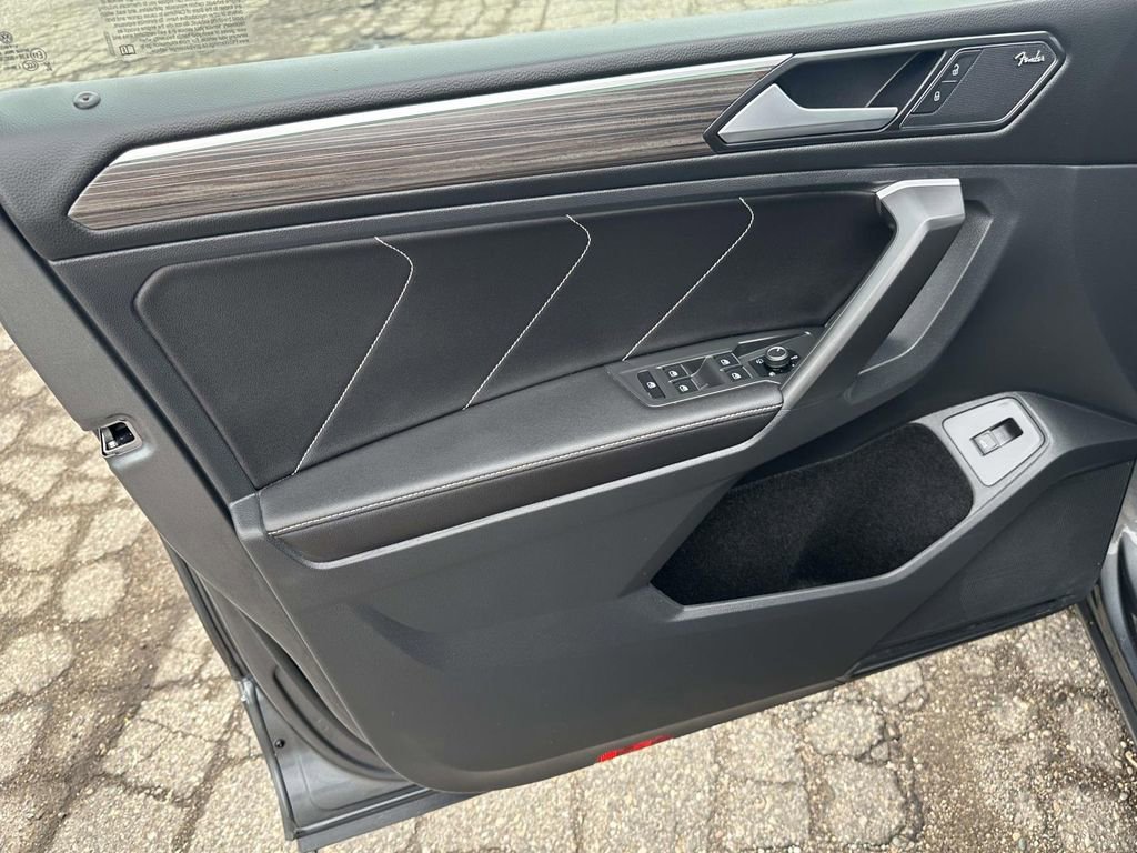 Certified 2024 Volkswagen Tiguan SEL R-Line image 20