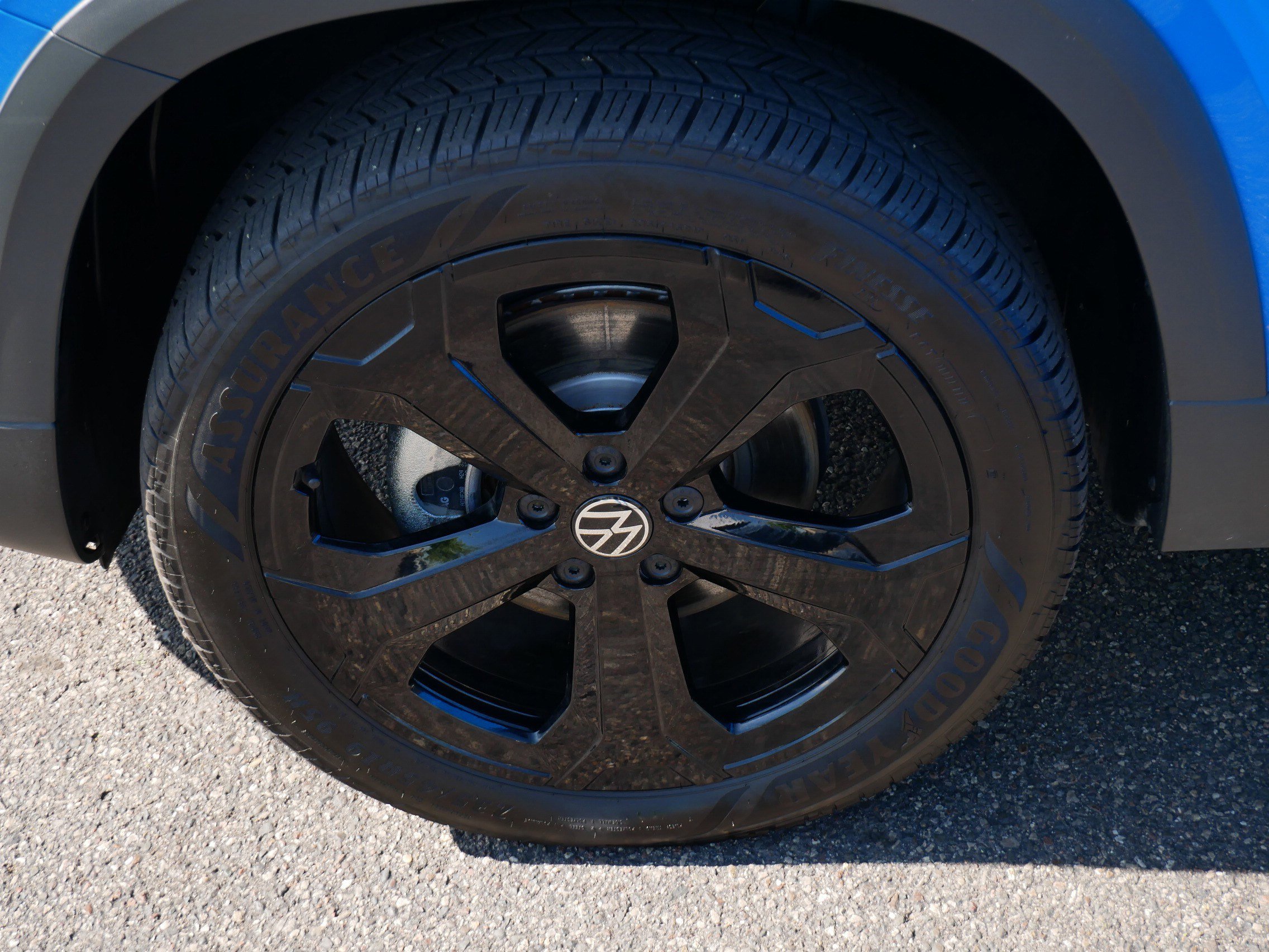 Certified 2025 Volkswagen Taos SE AWD/4WD image 15