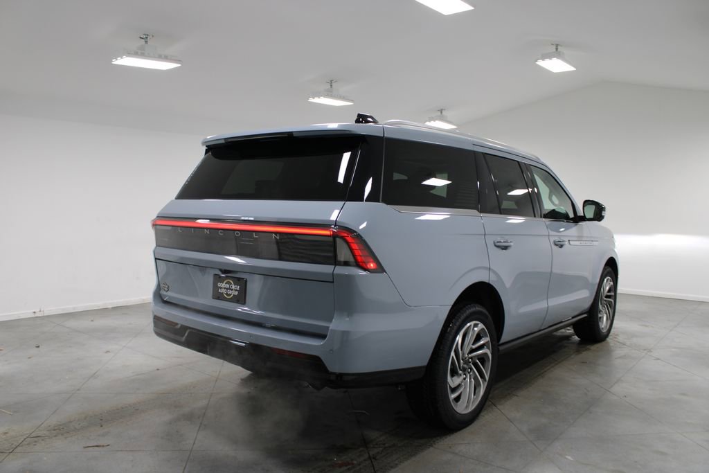 New 2026 Lincoln Navigator Reserve image 8