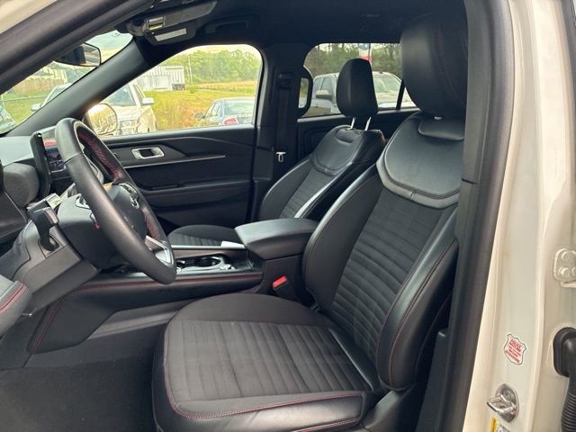Used 2025 Ford Explorer ST-Line w/ ST-Line Street Pack image 21