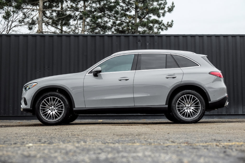 Used 2026 Mercedes-Benz GLC 300 4MATIC image 3