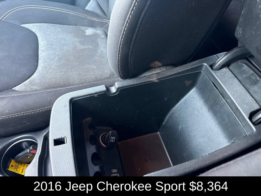 Used 2016 Jeep Cherokee Sport FWD image 28