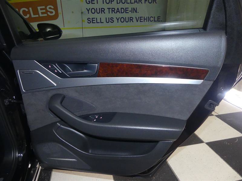 Used 2013 Audi A8 3.0T AWD/4WD image 24