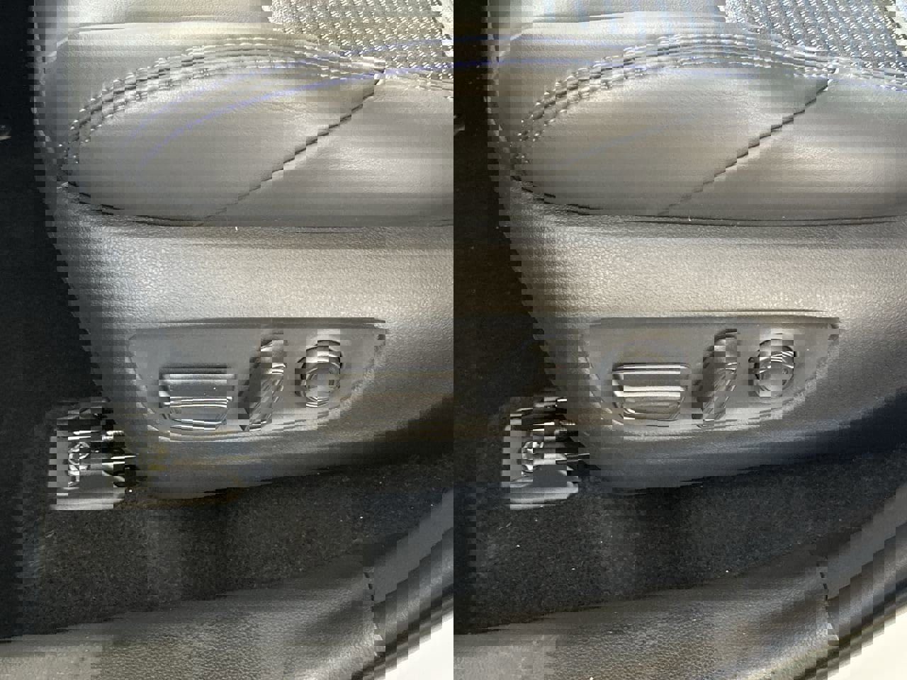 Used 2025 Toyota RAV4 XSE image 20