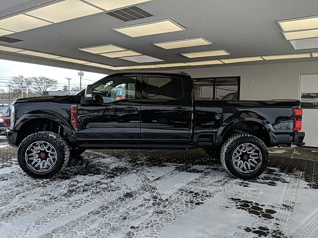 New 2026 Ford F250 Lariat w/ Black Appearance Package image 8