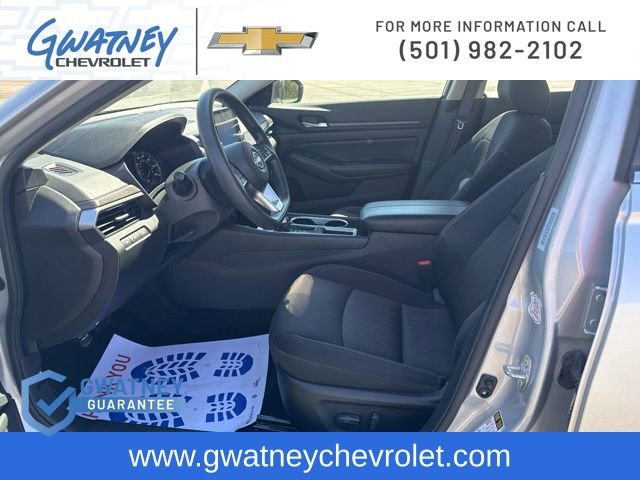 Used 2024 Nissan Altima 2.5 SV FWD image 30