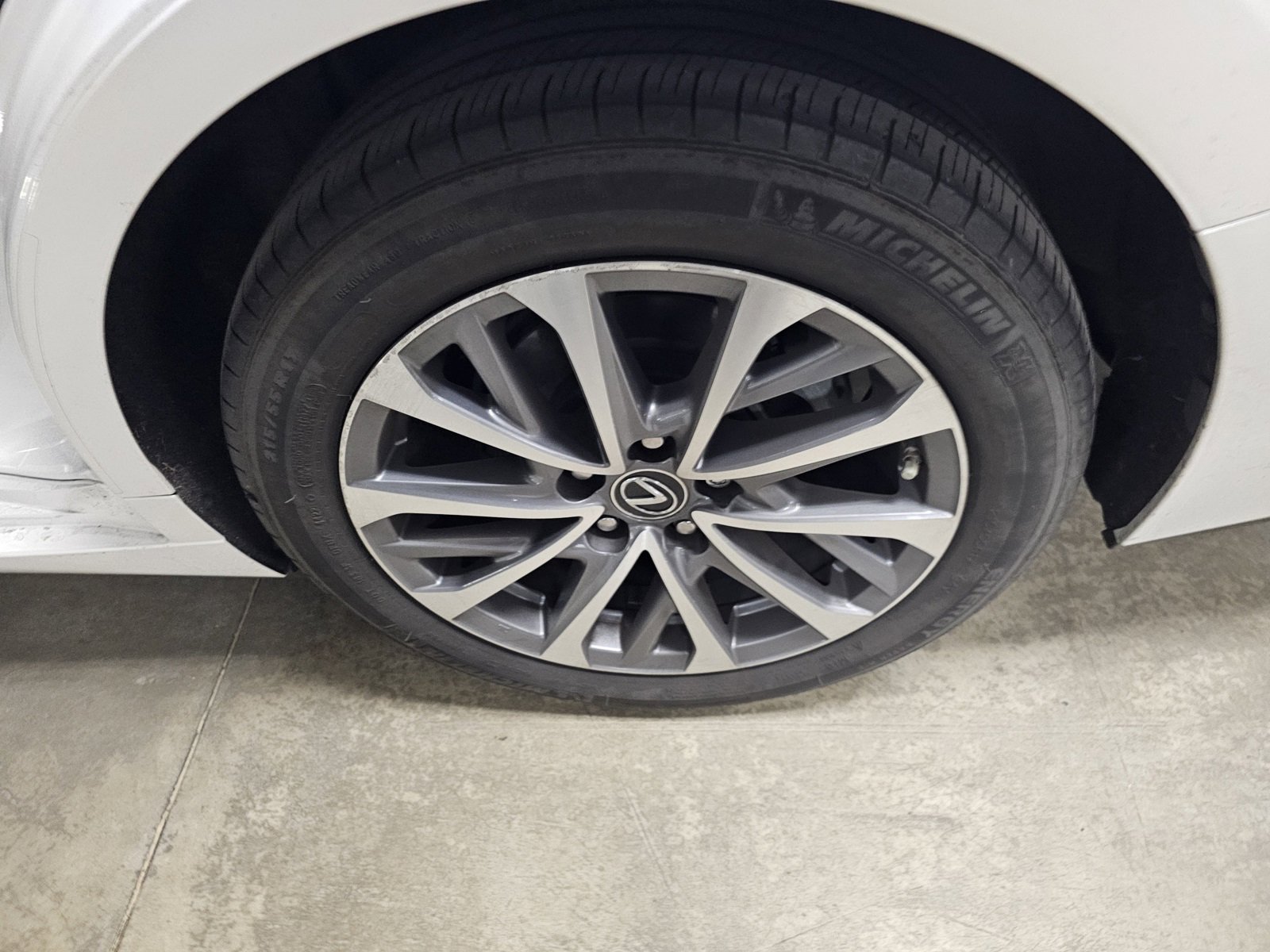 Used 2023 Lexus ES 350 image 10