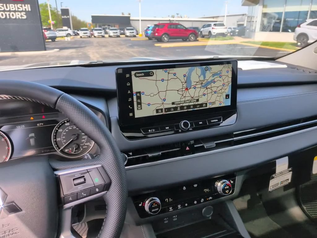 New 2026 Mitsubishi Outlander AWD image 28