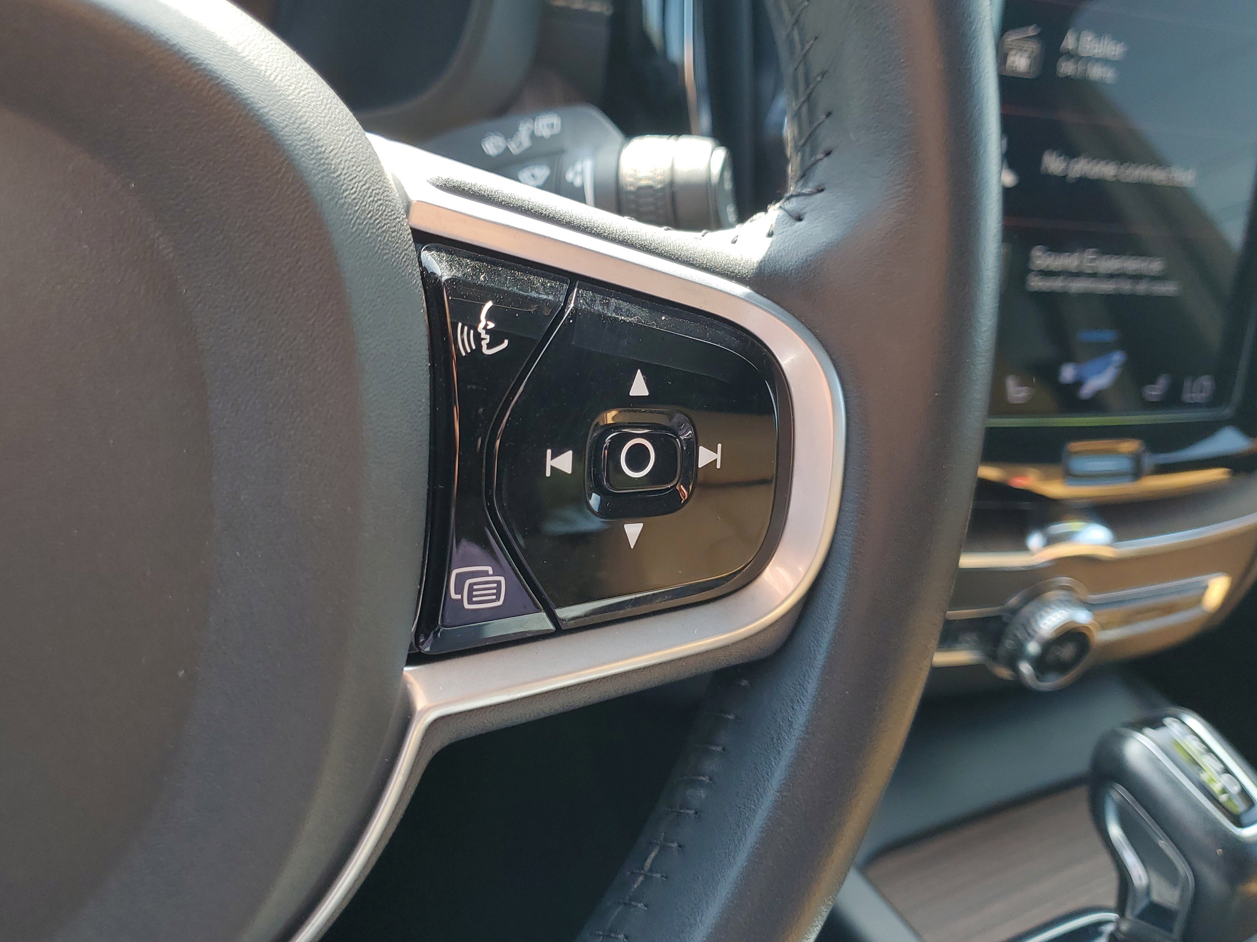 Used 2021 Volvo XC60 T5 Inscription w/ Advanced Package image 24