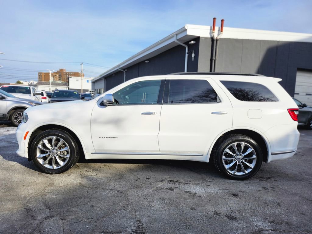 Used 2021 Dodge Durango Citadel w/ Premium Entertainment Group image 2