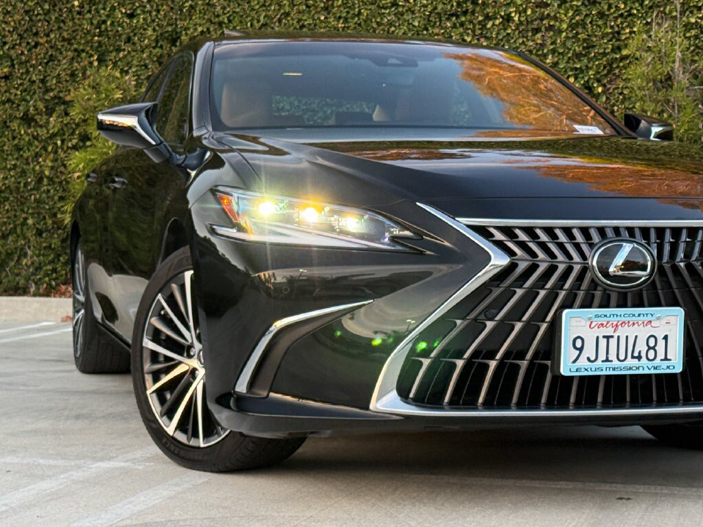 Certified 2024 Lexus ES 300h w/ Premium Package FWD image 9