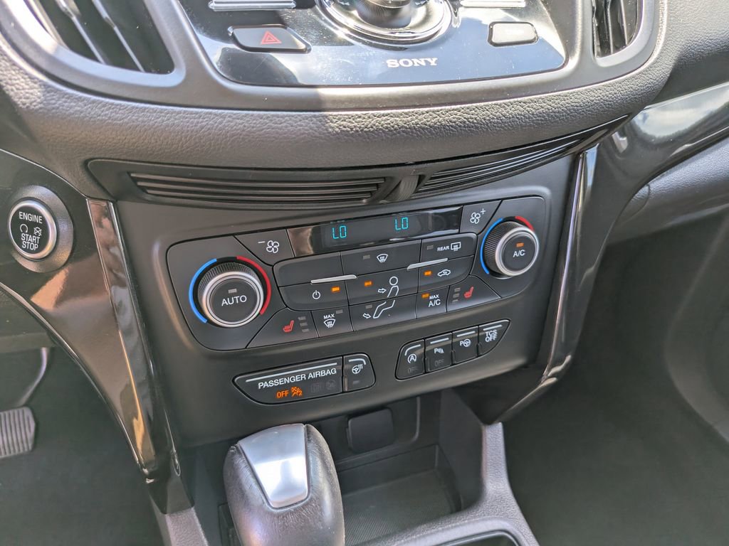 Used 2018 Ford Escape Titanium AWD/4WD image 28