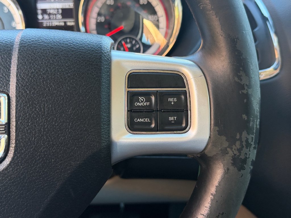 Used 2013 Dodge Grand Caravan SXT w/ Rear Park Assist Pkg FWD image 25