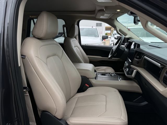 Used 2022 Ford Expedition Max Limited RWD image 32