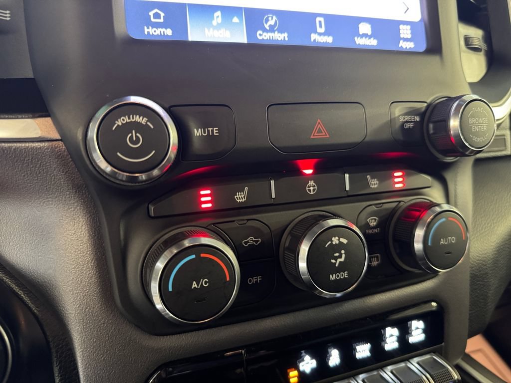 Used 2022 RAM 1500 Big Horn AWD/4WD image 30