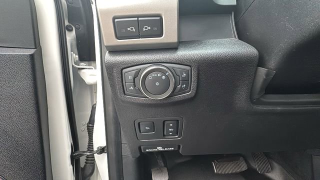 Used 2021 Ford F250 Lariat w/ Lariat Ultimate Package AWD/4WD image 17