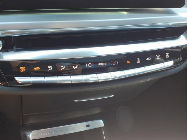 Used 2025 Cadillac Lyriq Luxury w/ LPO, Floor Liner Package AWD/4WD image 8