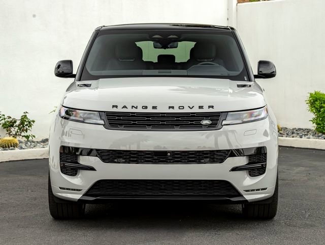 Used 2025 Land Rover Range Rover Sport Dynamic SE image 3