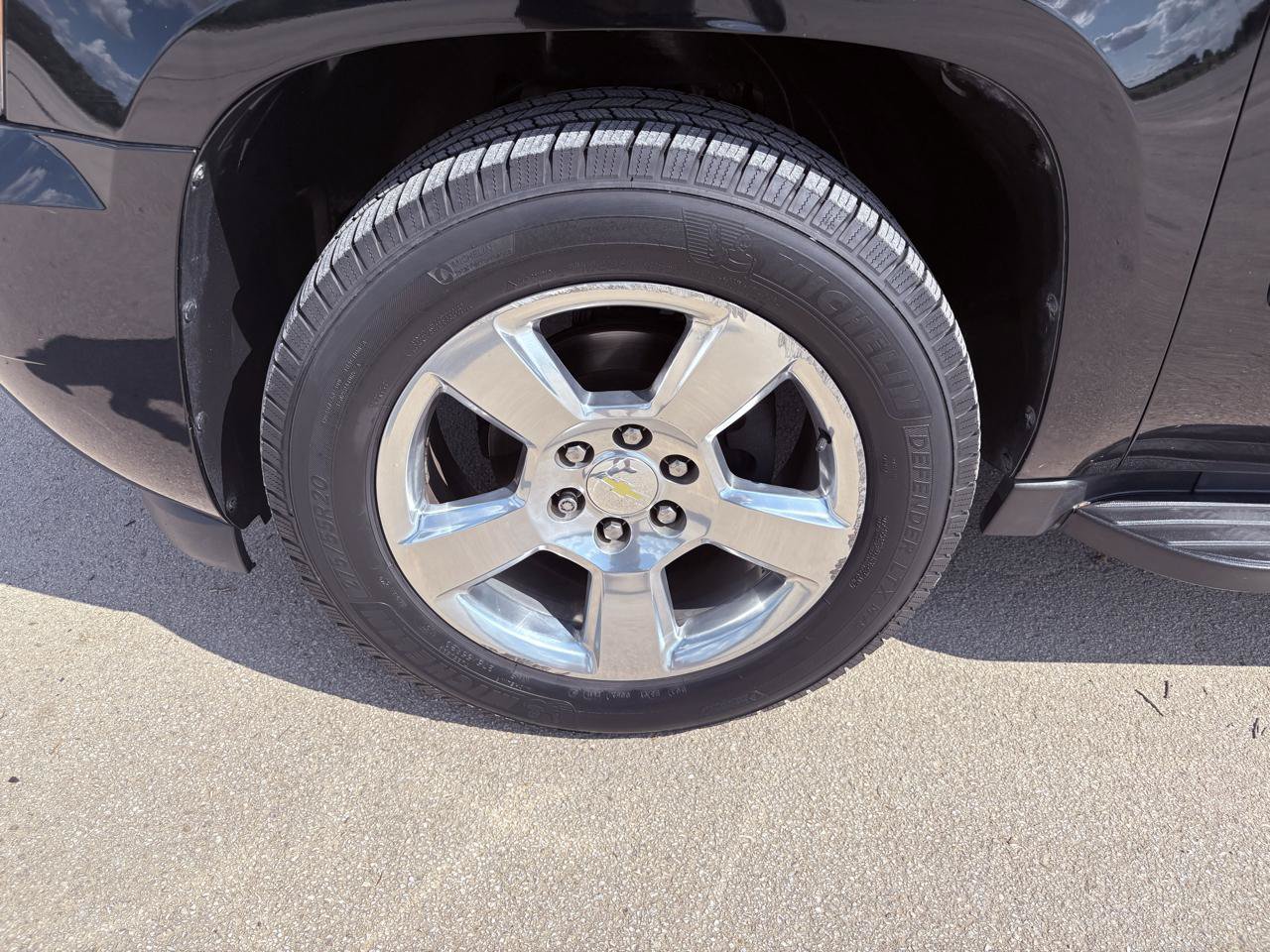 Used 2011 Chevrolet Suburban LS RWD image 6