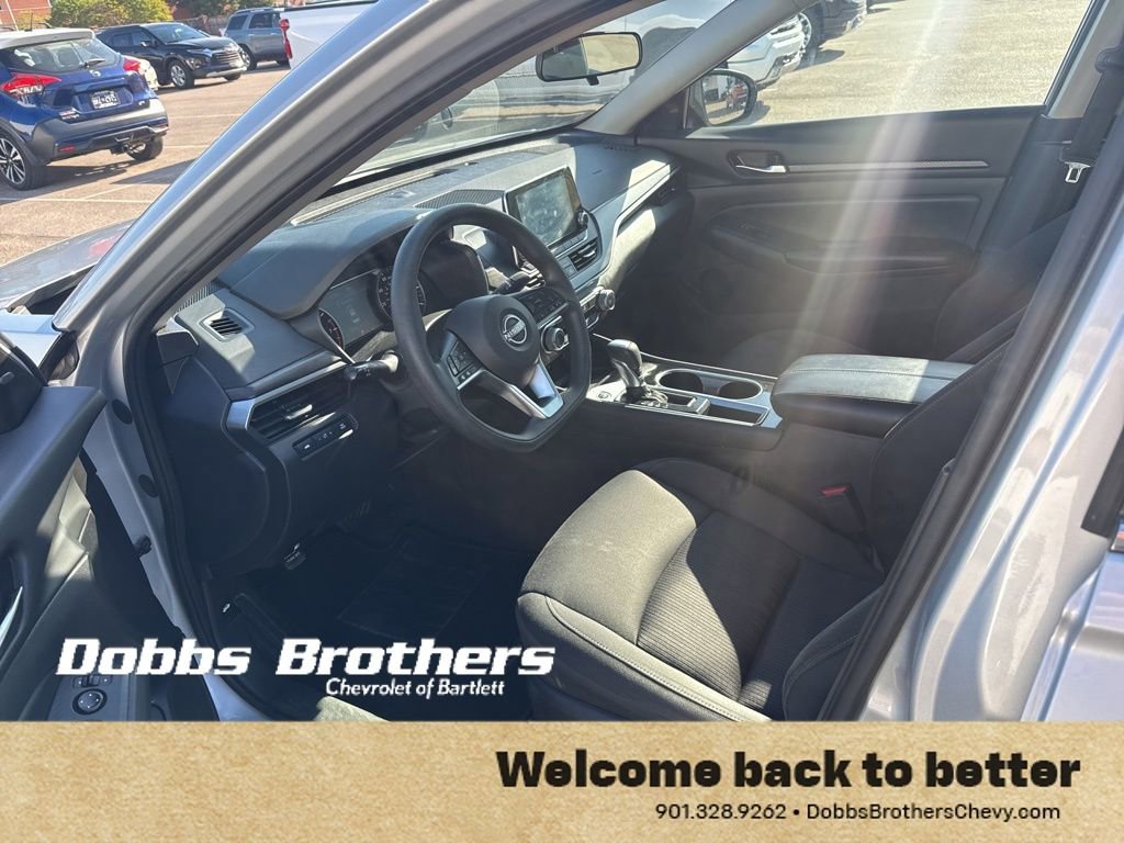 Used 2024 Nissan Altima 2.5 SV image 12