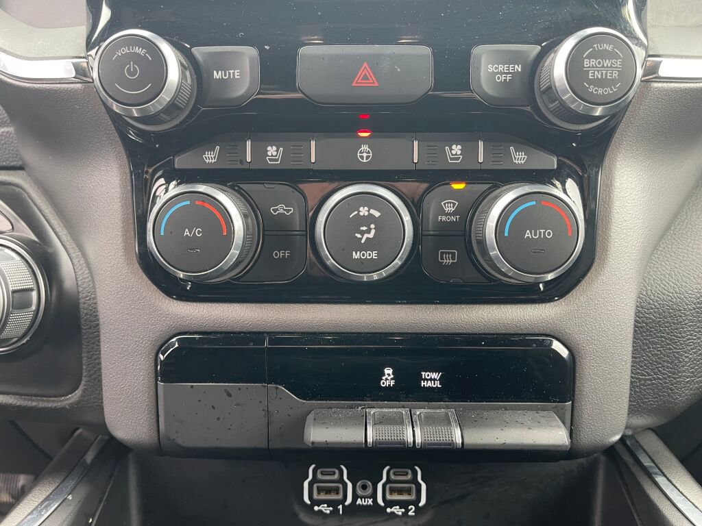Used 2024 RAM 1500 Laramie image 11