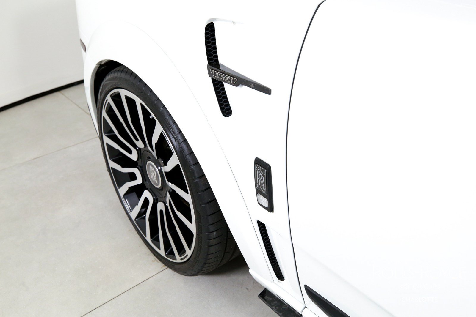 Used 2024 Rolls-Royce Cullinan AWD/4WD image 42