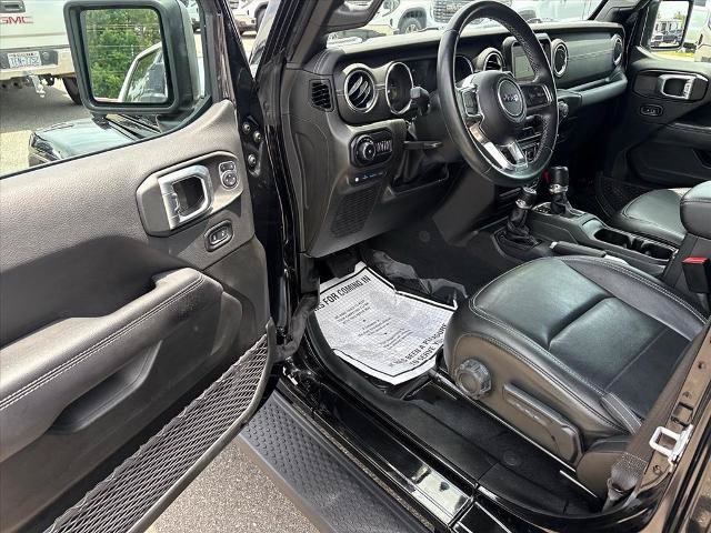Used 2022 Jeep Wrangler Unlimited Sahara AWD/4WD image 11