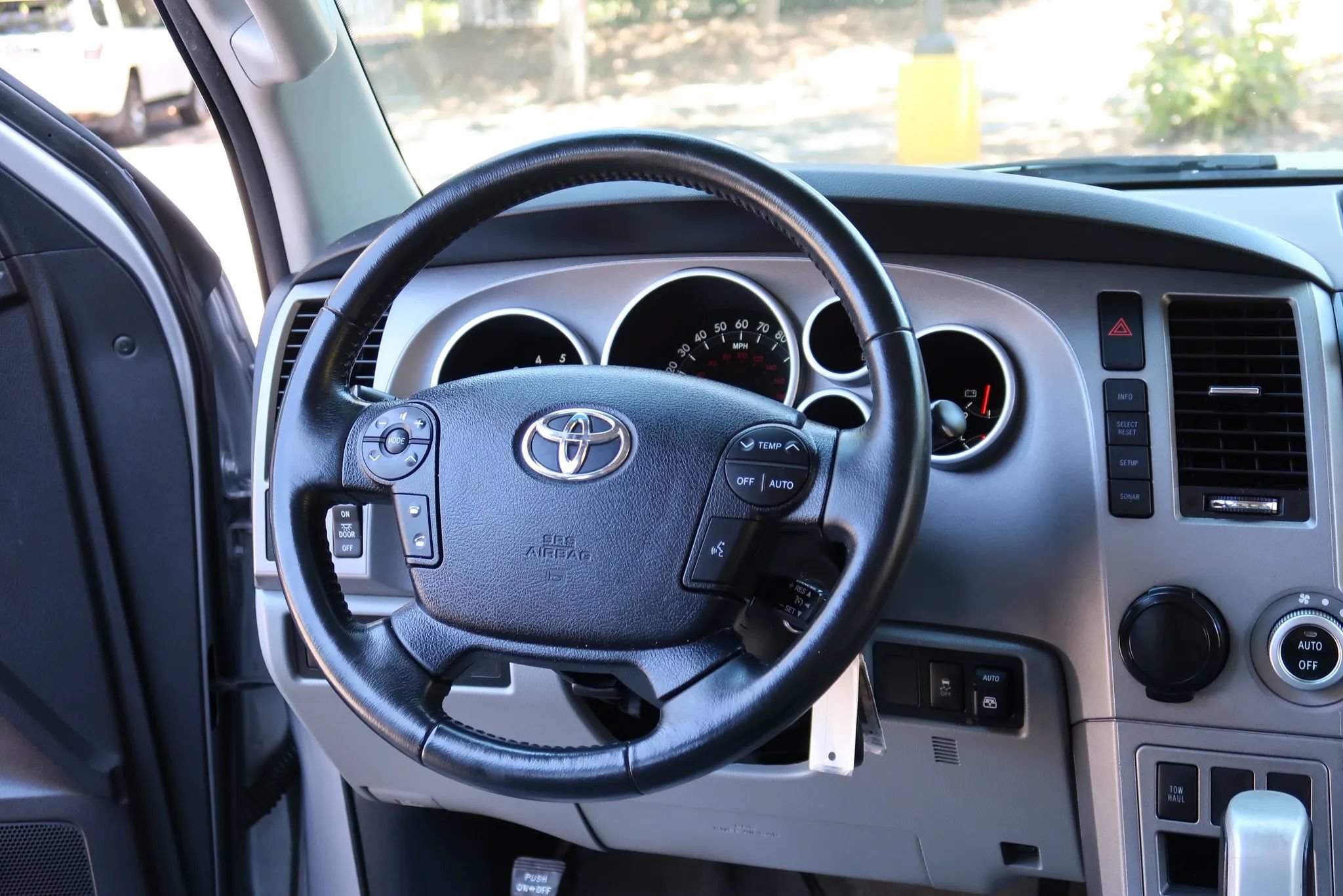 Used 2010 Toyota Sequoia Limited RWD image 27