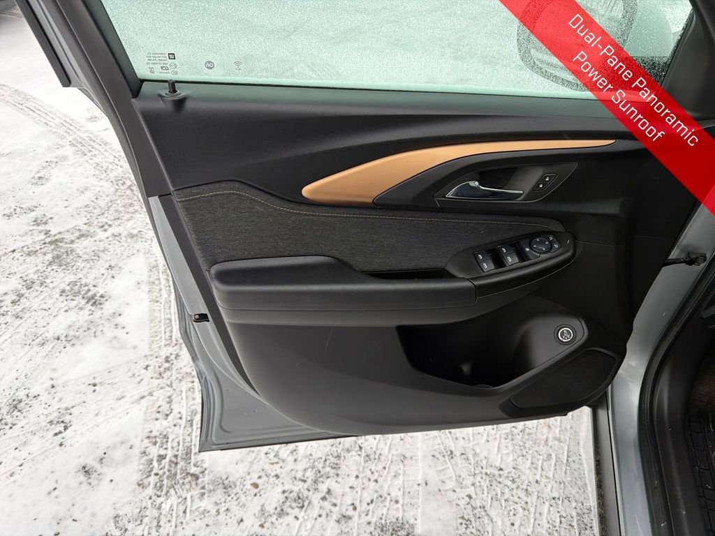 Used 2023 Chevrolet TrailBlazer ACTIV w/ Sun and Liftgate Package image 12