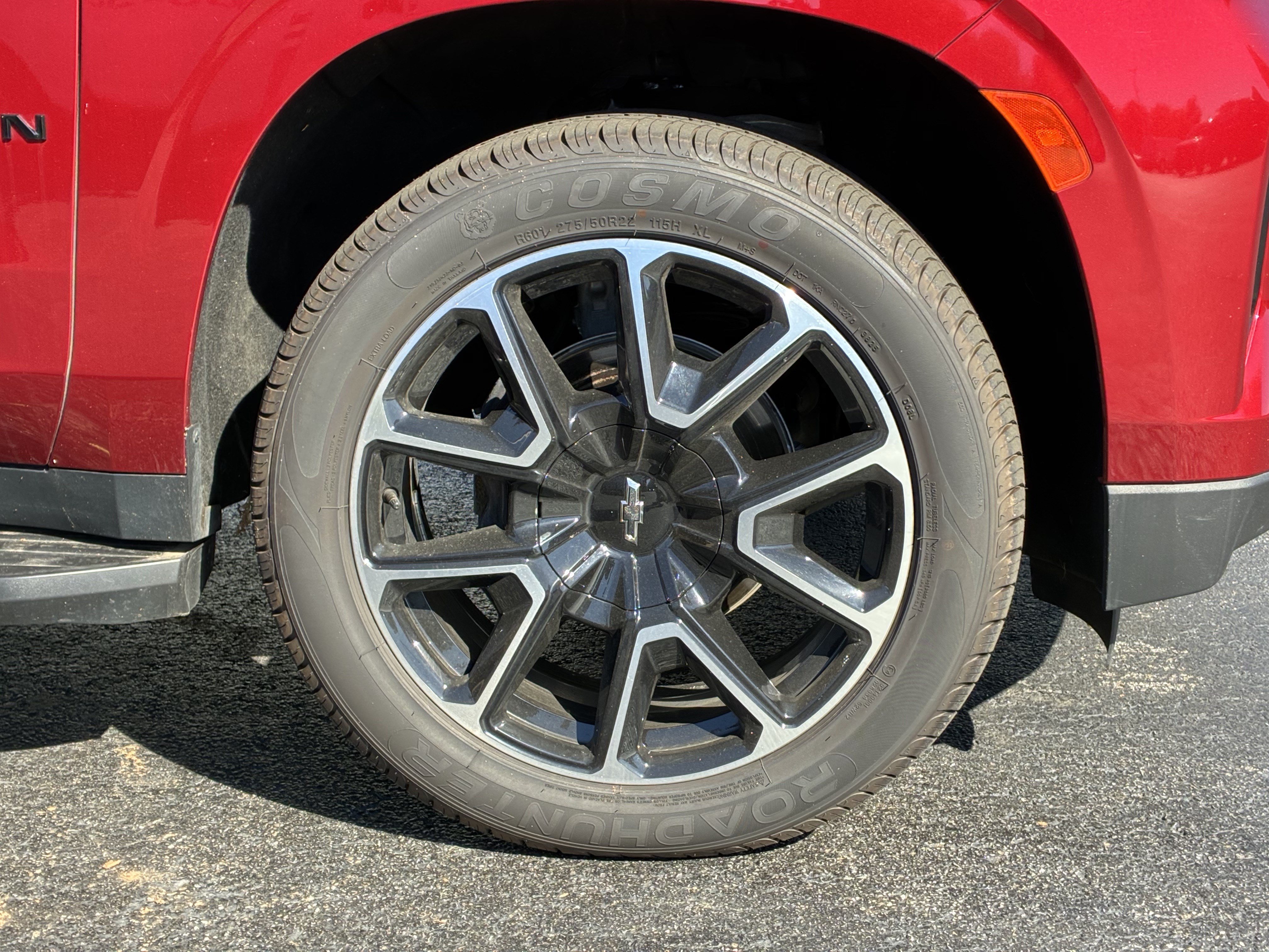 Used 2022 Chevrolet Suburban RST w/ Luxury Package AWD/4WD image 6
