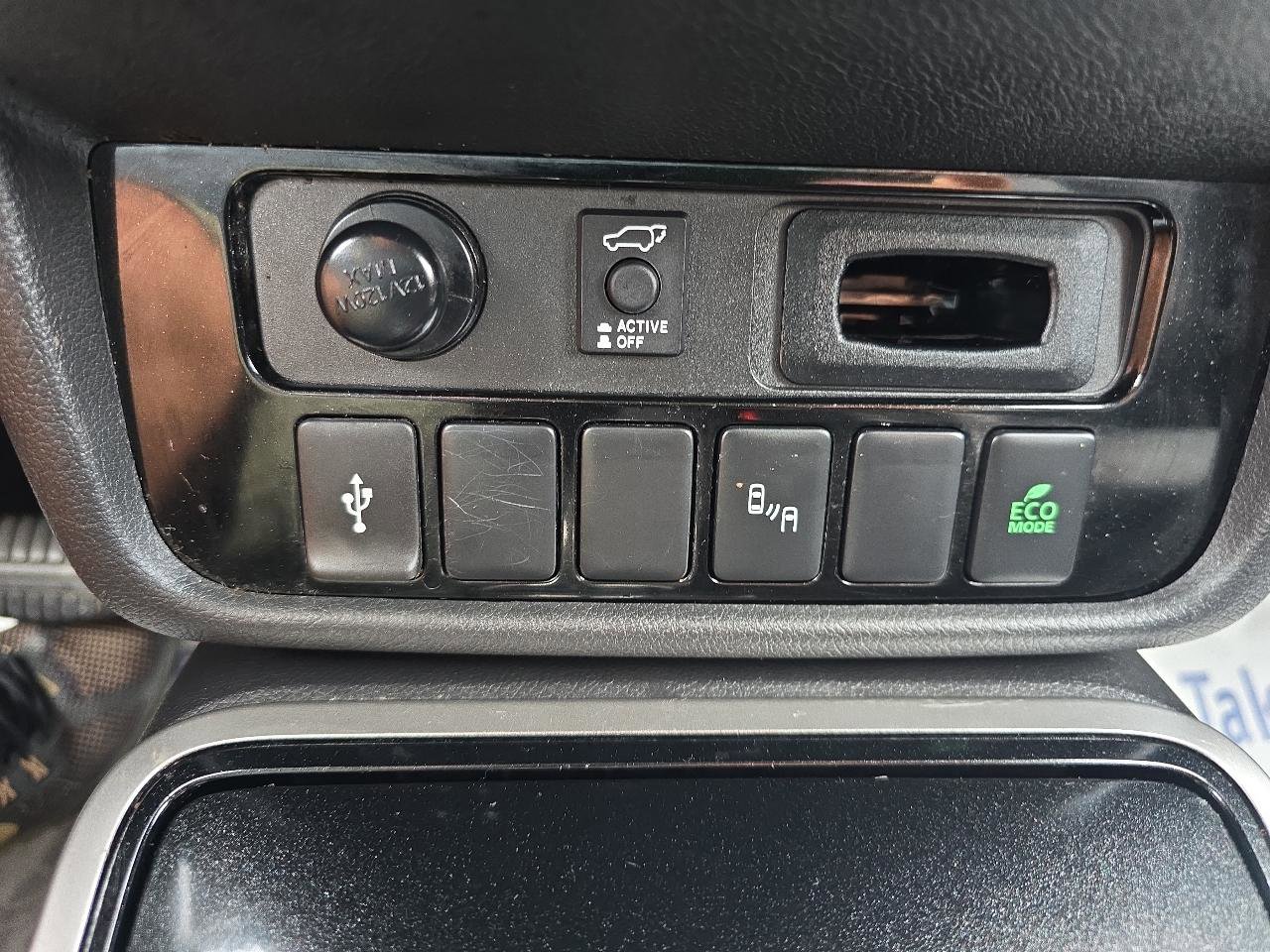 Used 2020 Mitsubishi Outlander SEL image 23