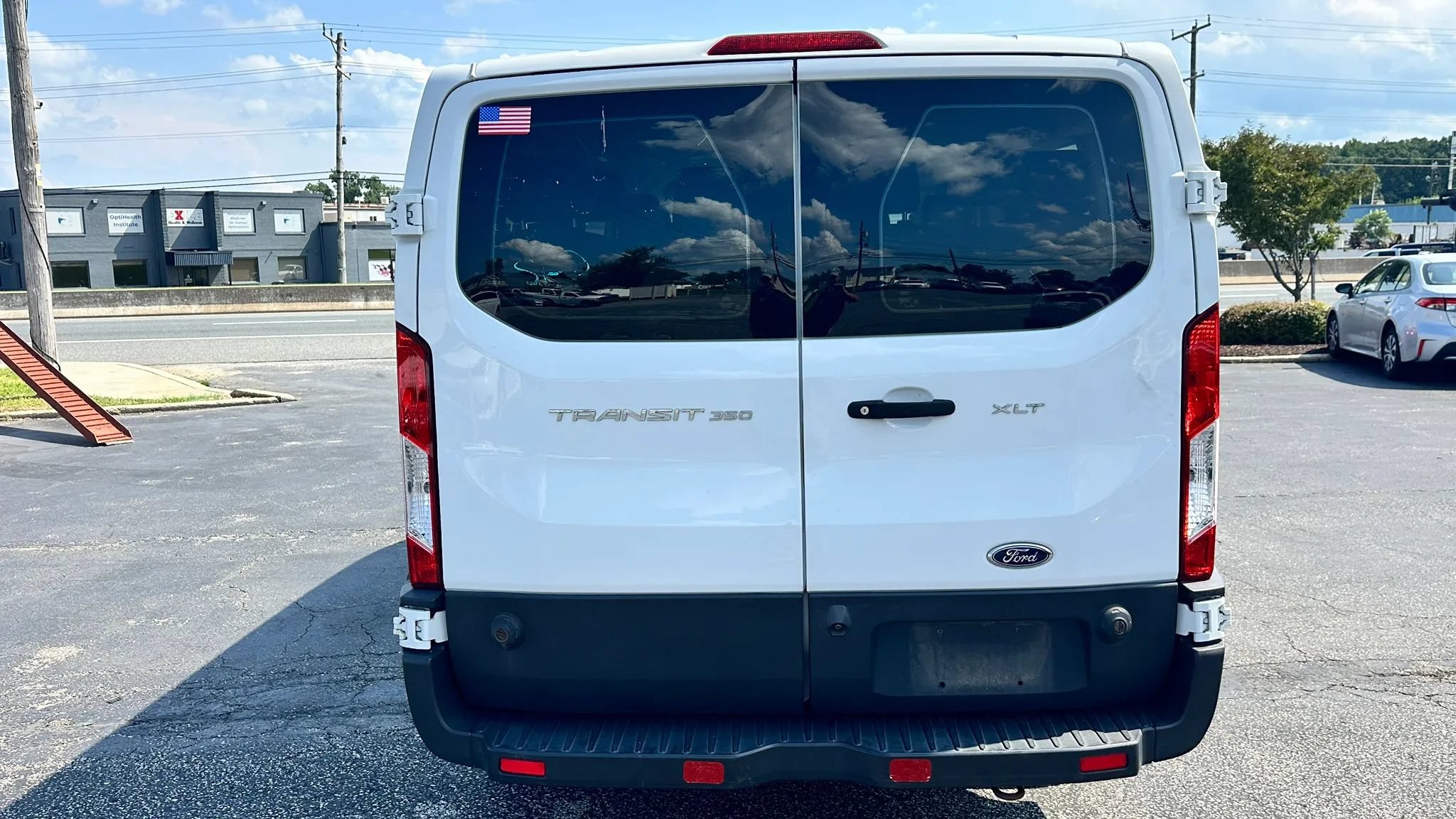 Used 2019 Ford Transit 350 XLT RWD image 4