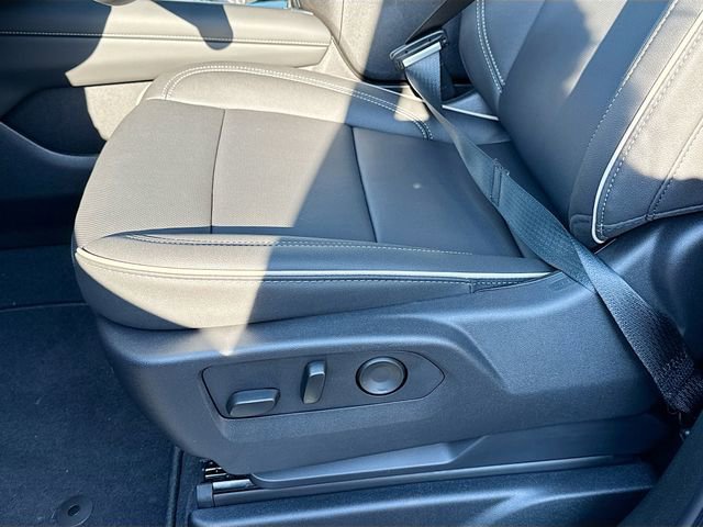 New 2025 Chevrolet Suburban Premier image 21