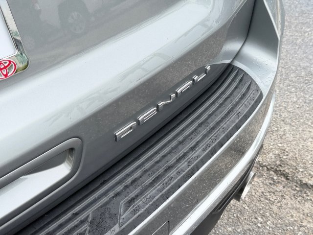 Used 2023 GMC Yukon Denali RWD image 16
