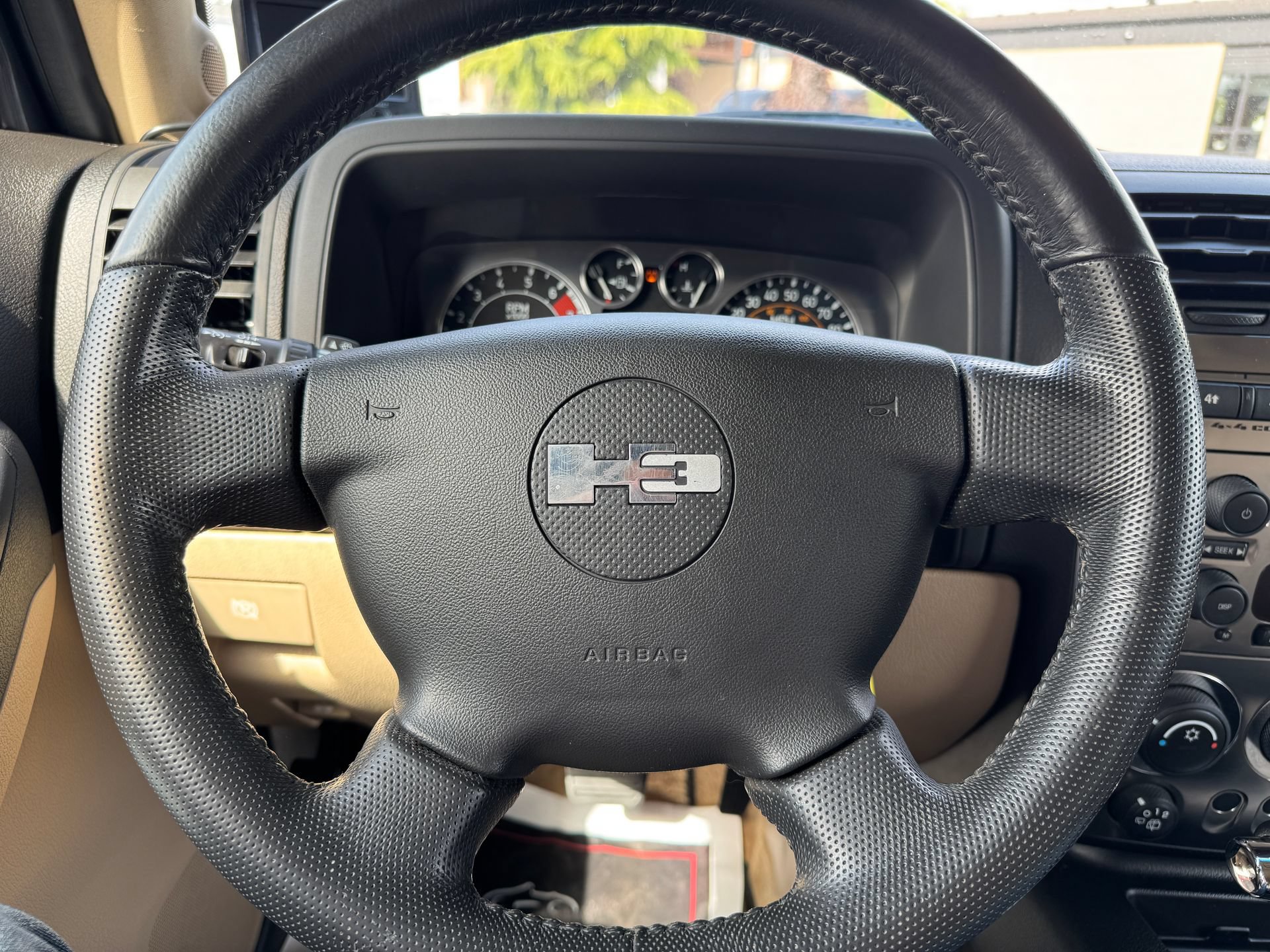 Used 2009 HUMMER H3 Luxury AWD/4WD image 37