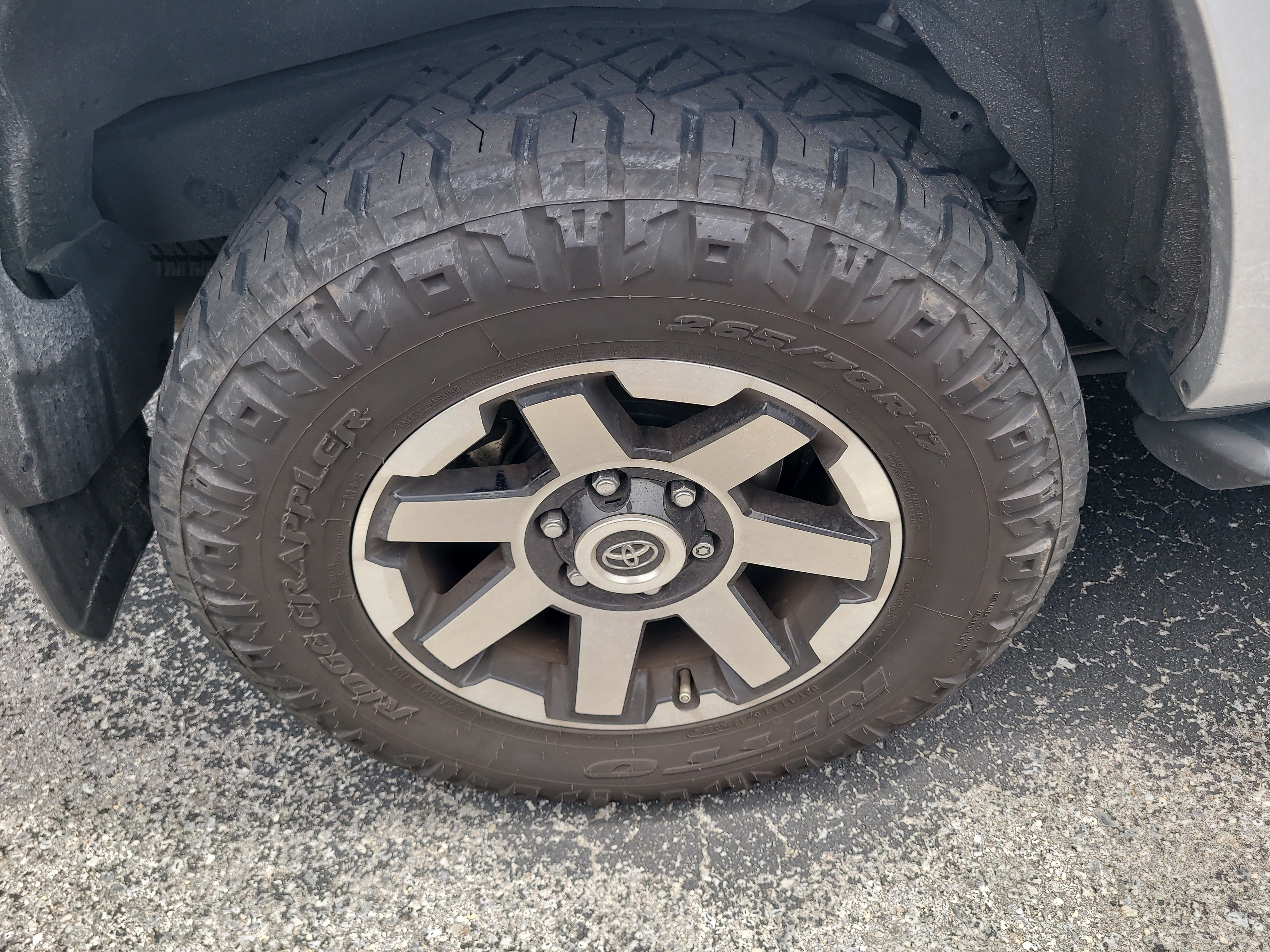 Certified 2024 Toyota 4Runner TRD Off-Road Premium w/ Moonroof Package AWD/4WD image 8
