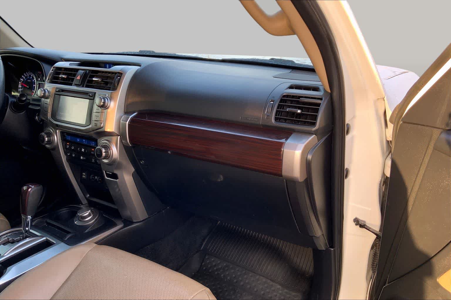 Used 2018 Toyota 4Runner Limited AWD/4WD image 18