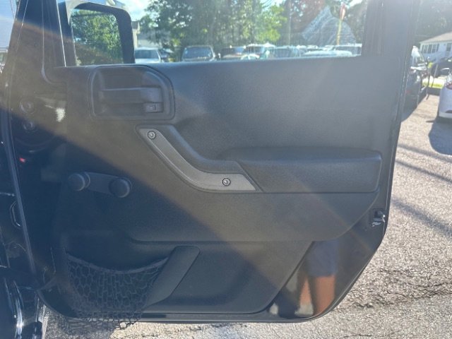 Used 2017 Jeep Wrangler Unlimited Sport w/ Connectivity Group image 28