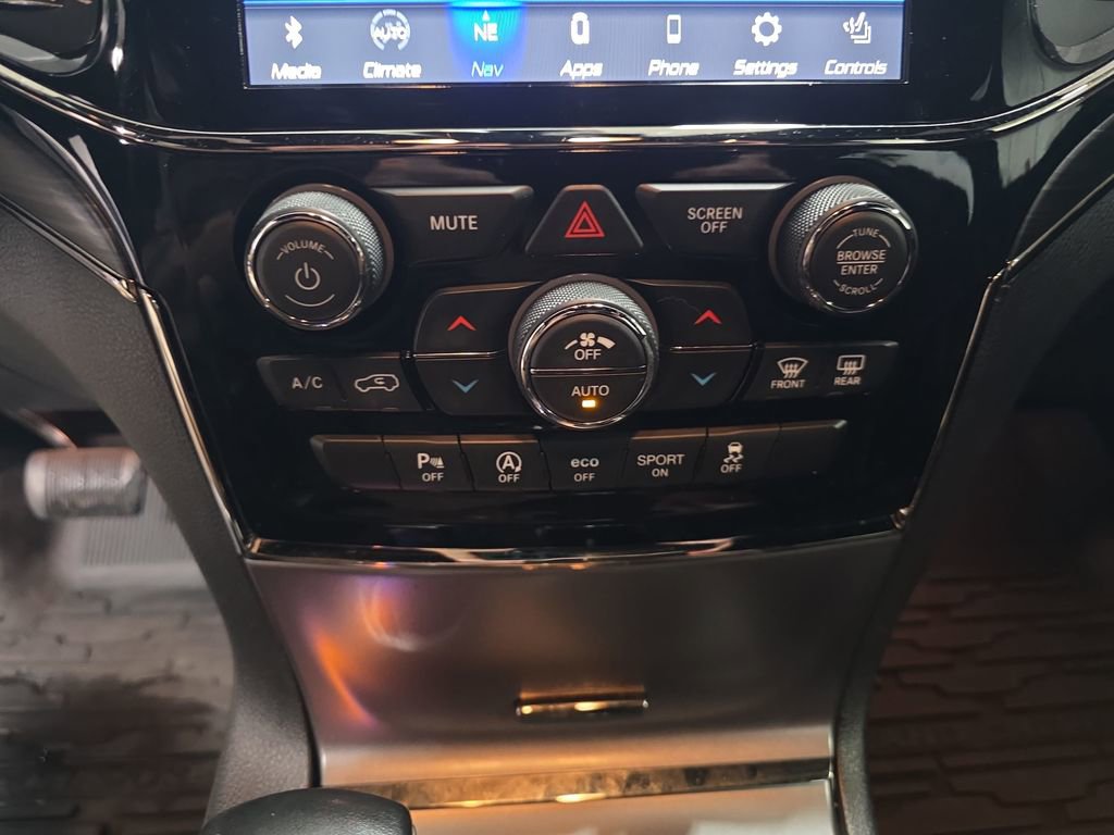 Used 2020 Jeep Grand Cherokee Limited X image 25