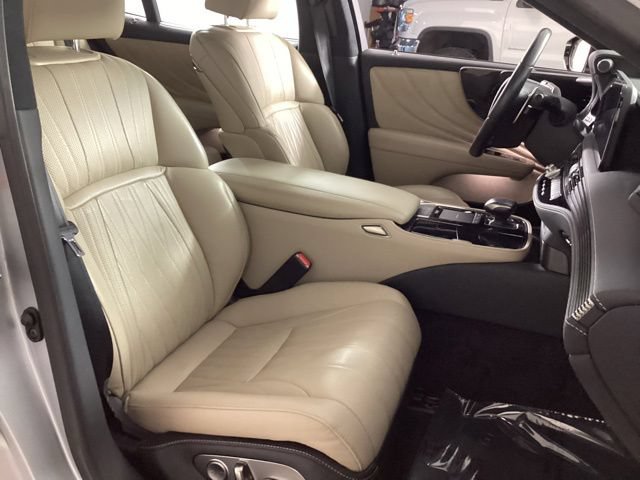 Used 2021 Lexus LS 500 AWD w/ Interior Upgrade Package image 18