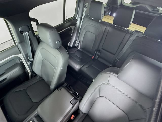 New 2026 Land Rover Defender 130 X-Dynamic SE AWD/4WD image 14
